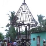 சாதி மோதலில் எரிந்து போன ஆலயத் தேர் சாதி மோதலில் எரிந்து போன ஆலயத் தேர் Alt