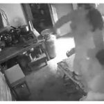 மாமியாரைத் தாக்கிய மருமகள் : வீடியோவை அடுத்து கைது மாமியாரைத் தாக்கிய மருமகள் : வீடியோவை அடுத்து கைது Alt