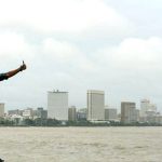 மும்பையில் பல இடங்களில் செல்ஃபீ எடுக்கத் தடை மும்பையில் பல இடங்களில் செல்ஃபீ எடுக்கத் தடை Alt