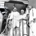 காகம் கேட்கிறது Alt